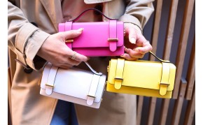 Bruna Mini Bolsa de MĆ£o em Couro RĆgido Italiano