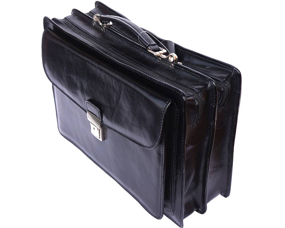 For your days at work, choose our leather briefcase