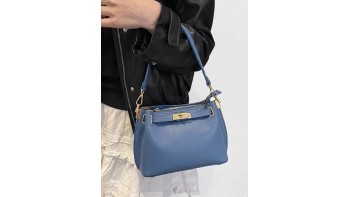 Lorettina Leather Lock Detail Shoulder Bag